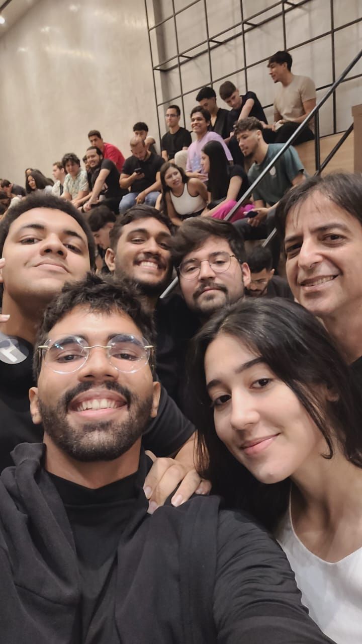 Time do Atypical Parents reunido no evento da UNDB